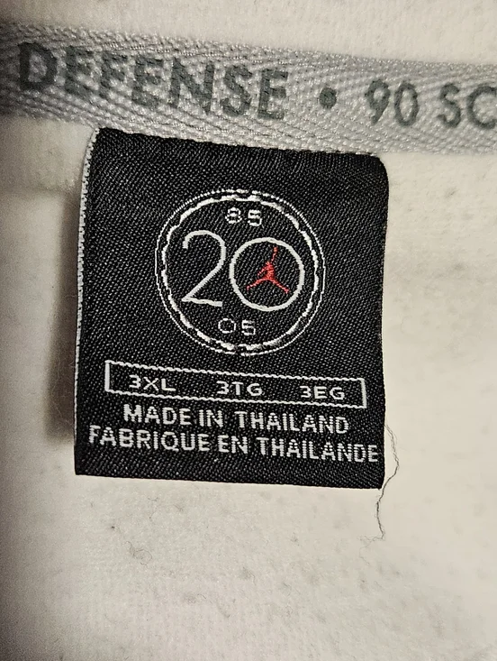 Jordan White Fleece Pullover with Black Tag - Picture 3 of 3